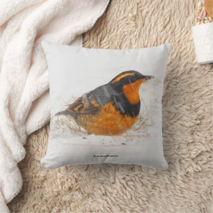 Almofada Trovoada de Thrush no Dia de Inverno de Snowy