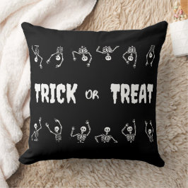Almofada Truque ou trate crânios engraçados do Halloween