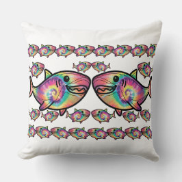 Almofada Tubarão Tie Dye: Um Delicioso Aquático Colorido