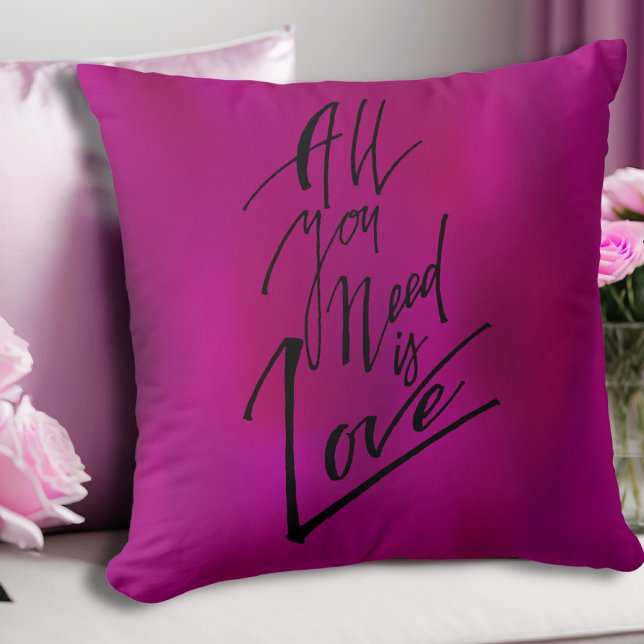 Almofada "Tudo Que Você Precisa É De Amor" Rosa Romântico ("All You Need Is Love" Romantic Pink Throw Pillow)