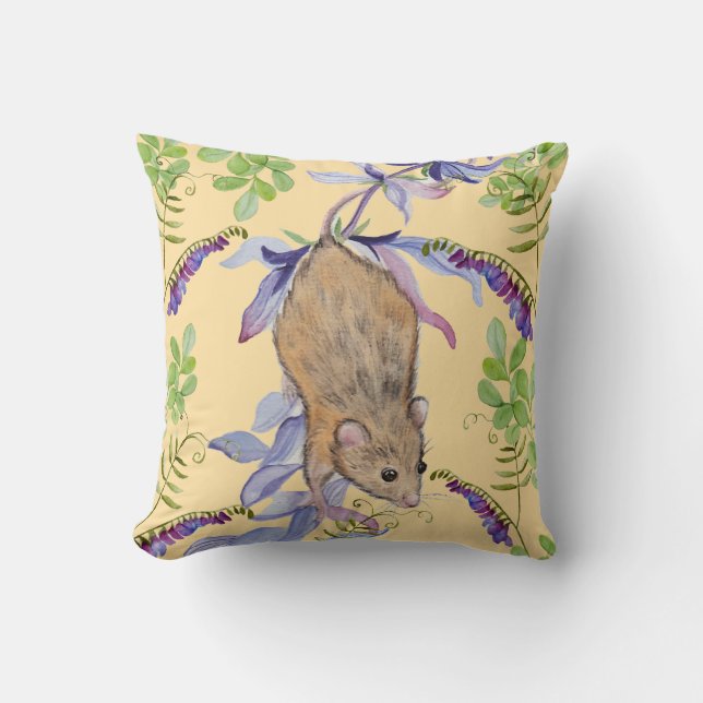 Almofada Um rato engraçado numa espessa de flores. (Frente)