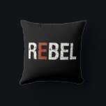 Almofada Uma Palavra Que Diz Rebel Sassy Sarcástico<br><div class="desc">Rebelde. Citações inspiracionais e motivacionais e dizendo design com mensagem positiva e elevando o slogan da vida. Legal mercadoria de tipografia artística para aqueles que buscam uma palavra que defina sua atitude e boa vibração. Perfeito para aqueles que amam palavras sarcásticas engraçadas, humor espirituoso, atitude sombria e sarcasmo. presente de...</div>