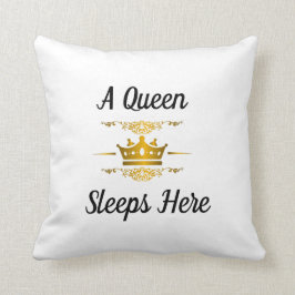 Almofada Uma Rainha Dorme Aqui (Quadrado)
