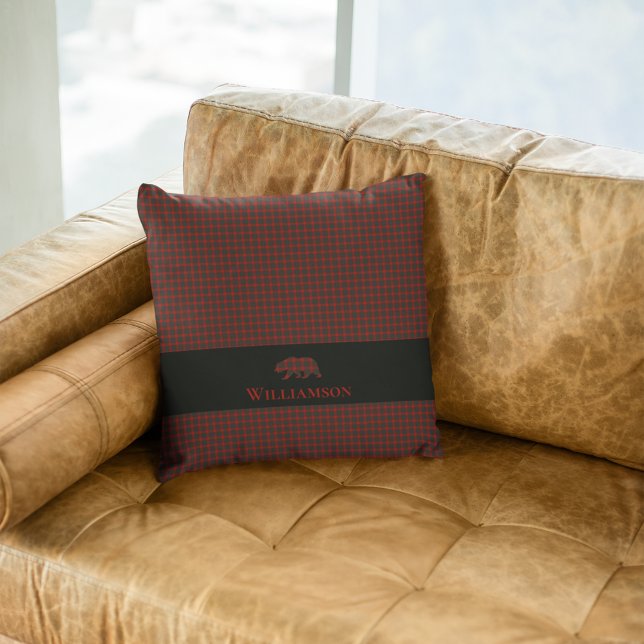 Almofada Urso do Monograma da Xadrez russa | Buffalo Red Bl (Criador carregado)