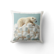 urso sobre uma pilha de travesseiro marshmallow