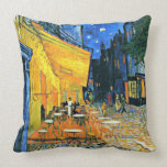 Almofada Van Gogh - Cafe Terrace, quadro famoso de Van Gogh<br><div class="desc">Pintura de Vincent Van Gogh,  Café Terrace,  travesseiro decorativo.  VIRGINIA5050,  produtos e presentes personalizados em www.zazzle.com/virginia5050*,  PaulKleeGiftShop e InternationalGifts.</div>