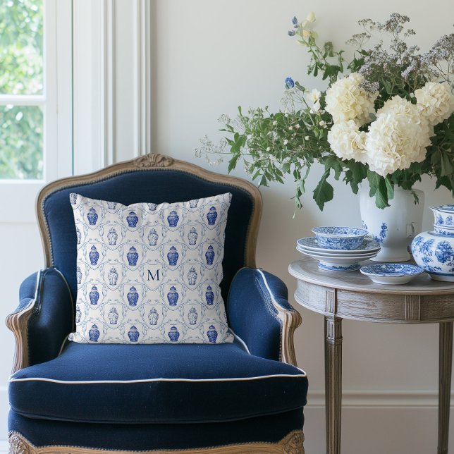 Almofada Vaso de Gengibre Chinoiserie com Brasão Monogramad (Ginger Jar Monogram Pillow)
