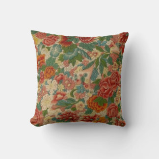 Almofada Vintage Floral Antiquado em Vermelho, Verde e Dour