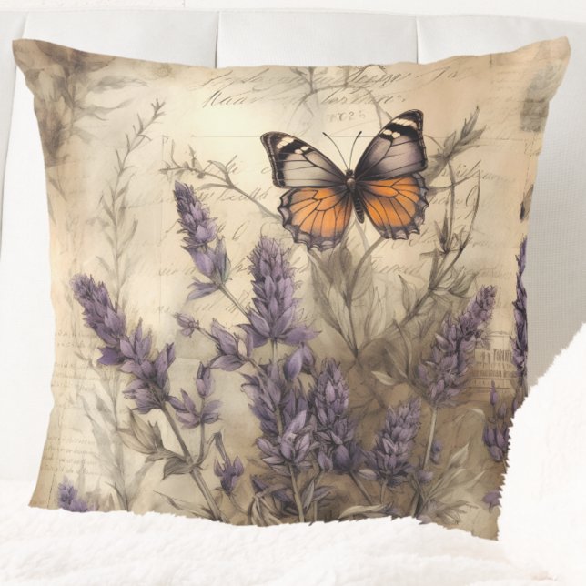 Almofada Vintage Lavender Butterfly Illustration (Criador carregado)