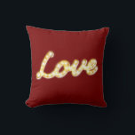 Almofada Vintage Marquee Lights Love Cushion - vermelho<br><div class="desc">Esta é a almofada perfeita para uma mesa,  quarto ou sala de estar. Iluminação marqueada venenosa feitiça a palavra amor em um fundo vermelho.</div>