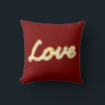 Almofada Vintage Marquee Lights Love Cushion - vermelho<br><div class="desc">Esta é a almofada perfeita para uma mesa,  quarto ou sala de estar. Iluminação marqueada venenosa feitiça a palavra amor em um fundo vermelho.</div>
