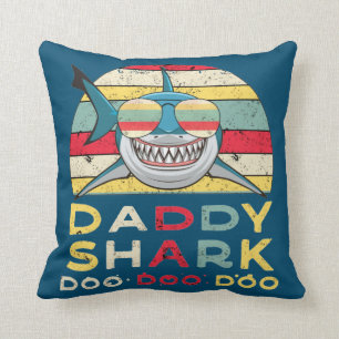 Almofada Vintage Pai Shark "Doo Doo Doo"