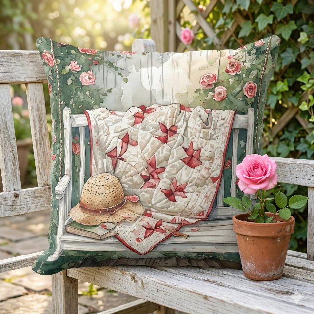 Almofada Vintage Rosa Swing com Quilt Charm (Vintage Rose Swing with Quilt Charm Throw Pillow Mockup A)