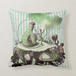 Almofada Vintage Wonderland Caterillar e Alice