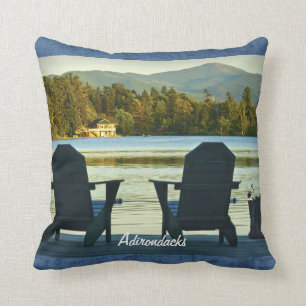 Almofada Vista das cadeiras no Adirondacks, NY de