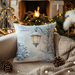 Almofada Watercolor Christmas Winter Wonderland<br><div class="desc">Adicione um toque de magia de inverno a sua casa com nosso Travesseiro decorativo Wonderland de inverno de Watercolor no Natal! Este travesseiro maravilhosamente desenhado apresenta uma impressionante cena de aquarela que mostra uma serena terra maravilhosa do inverno, cheia de delicados flocos de neve e paisagens pacíficas de neve. Criado...</div>