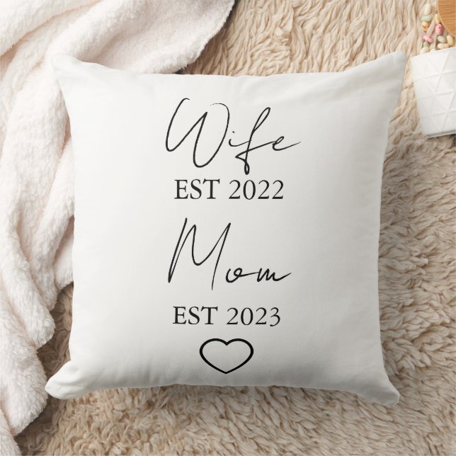 Almofada Wife & Mom Est. – Minimalist Valentine Gift (Cobertor)