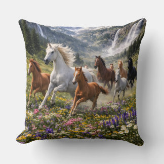 Almofada Wild Freedom in Bloom – Running Horses Meadow