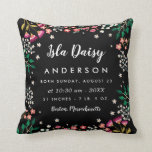 Almofada Wildflowers da meia-noite - berçário do Stats do<br><div class="desc">Travesseiro do berçário de Boho no preto com um quadro de wildflowers desenhados mão em torno do nome do seu bebê e do stats do nascimento. Um detalhe bonito para o berçário.</div>