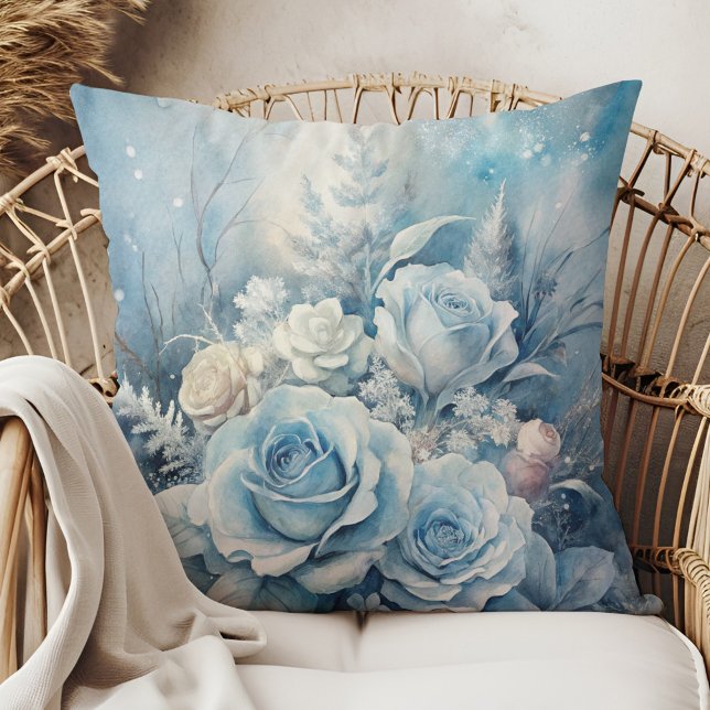 Almofada Winter Magic Blue Rose Floral Pillow (Winter Magic Blue Rose Floral Pillow in a boho rattan armchair.)