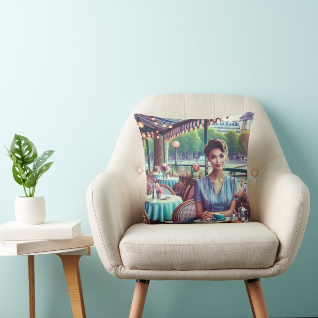 Almofada Woman in restaurant Throw Pillow (Cadeira)