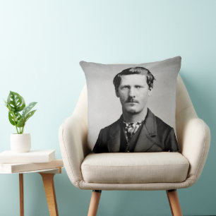 Almofada Wyatt Earp: Advogado, Lutador, Guardião de Salão