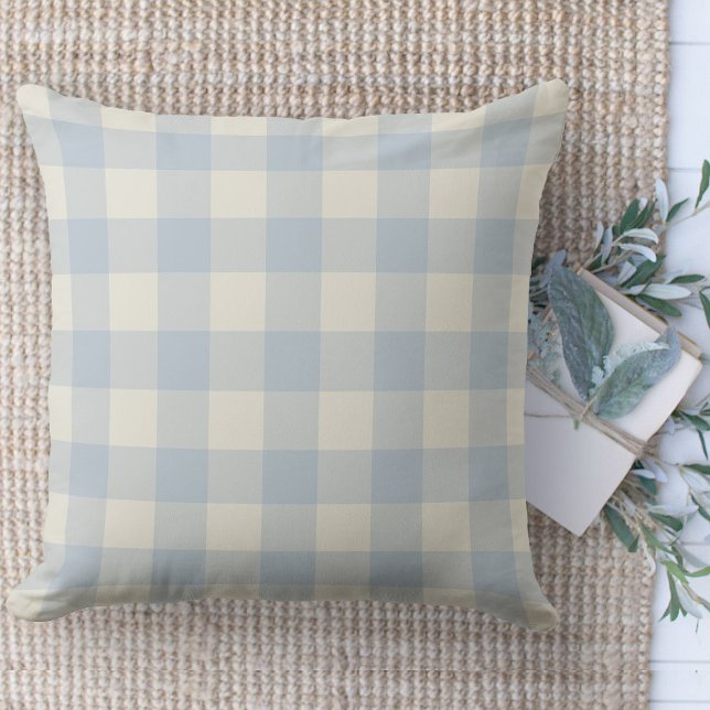 Almofada Xadrez Azul de Buffalo Azul de Farmhouse Moderna (Modern farmhouse throw pillow powder blue and beige buffalo plaid couch pillow )