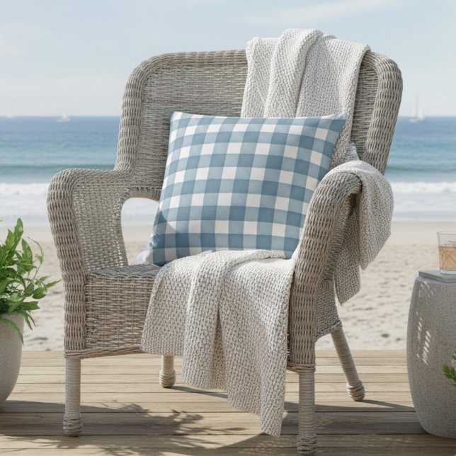 Almofada Xadrez de fazenda de aquarela azul macia (Criador carregado)