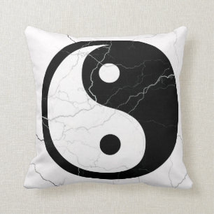 Almofada Yin preto e branco e Yang