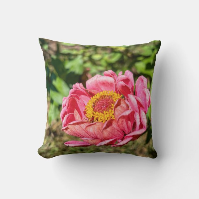 Almofada Zinnia rosa com centro amarelo (Frente)