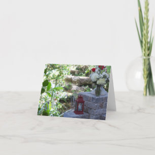 altar de casamento do jardim num cartão de nota de