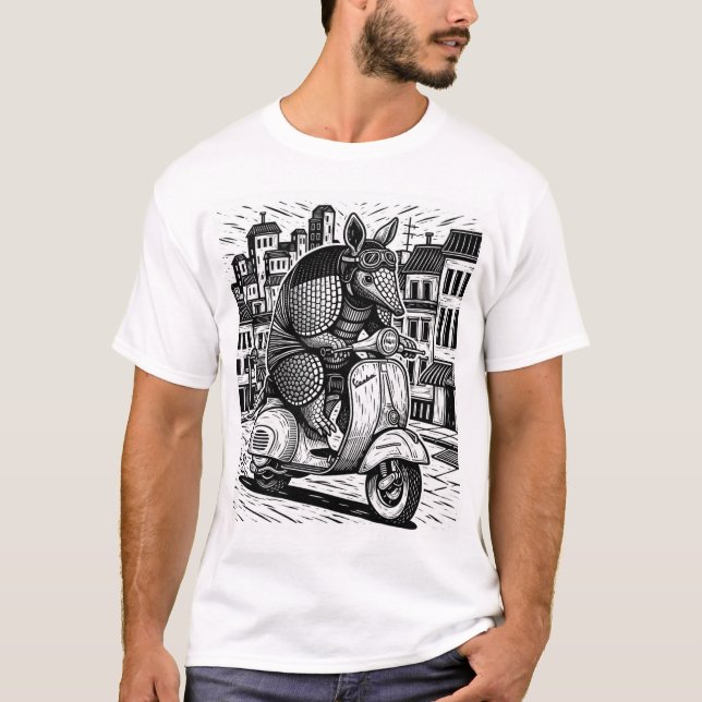 Amardillo riding a Vespa T-shirt (Frente)