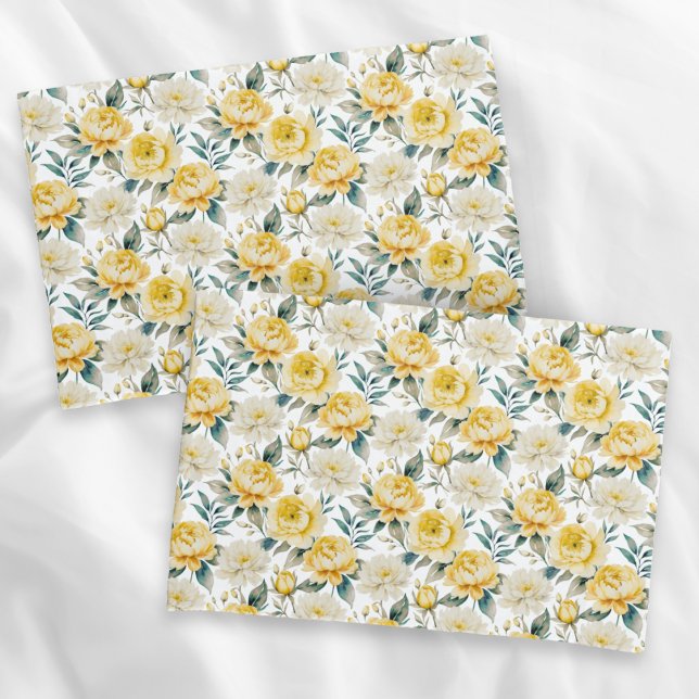 Amarelo Floral Jardim Rústico Elegante Botânico (Pretty floral pillowcases with pattern of yellow and white peony and chrysanthemum flowers)