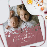 Amo-Te, Vovó Foto<br><div class="desc">Não é melhor cozinheira que vovó! À procura de um presente especial para a sua avó,  então este avental personalizado é perfeito com uma foto de família precioso das crianças,  um design moderno e fofo de fronteira cardíaca,  o ditado "nós te amamos avó",  e os nomes dos netos.</div>