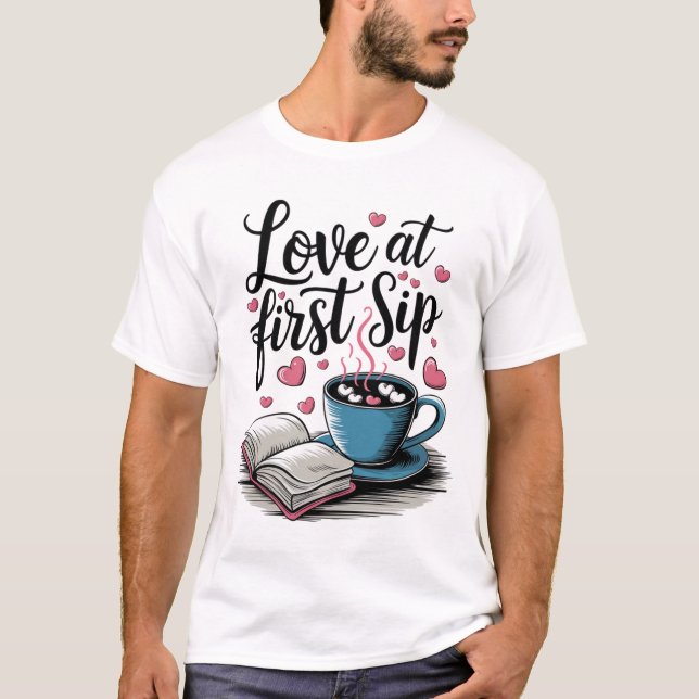 Amor no Primeiro Sip - Engraçado Camisa do Café (Frente)