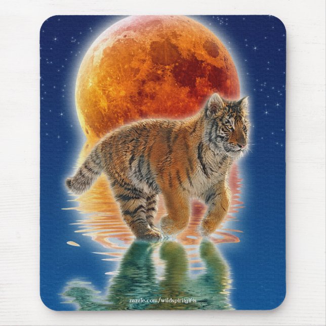 Amur Tiger Cub & Moon Fantasy Wildlife Mousepad (Frente)