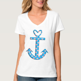 Ancore com t-shirt dos corações