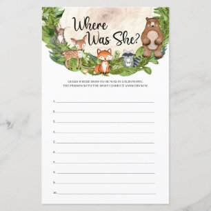 Animais de floresta com fatia de madeira verde Ond