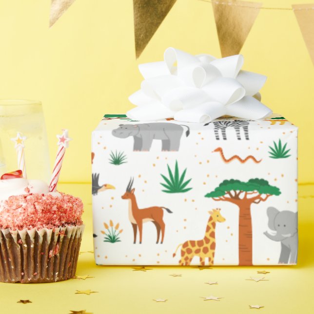 Animais selvagens felizes no papel de embrulho da  (Festa de aniversário)