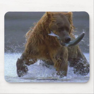 Animais selvagens Mousepad do URSO & dos SALMÕES