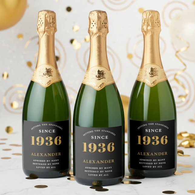 Aniversário de 90 anos Nome 1936 Preto Dourado Ele (1936 Sparkling wine label. White background.)