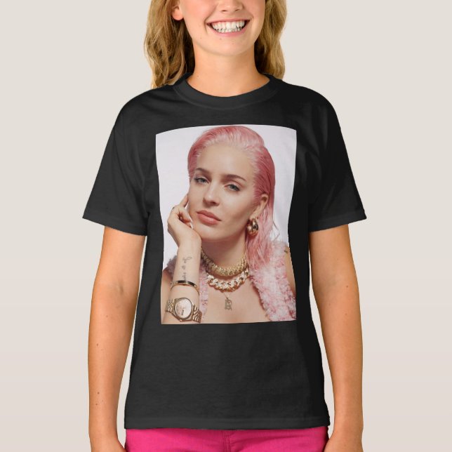 Anne Marie Classic T-Shirt (Frente)