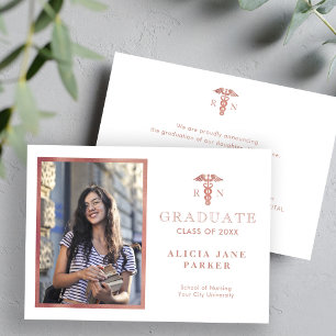 Anúncio 2024 Foto de rosa ouro da graduação da escola de e