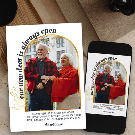 Anúncio A porta é sempre uma Cinza de Fotografias de Arch 