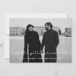 Anúncio Atualização simples e fofa de casamento