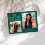 Anúncio Best Is Yet To Come Green Grad Photo<br><div class="desc">Modern and whimsical graduation announcement photo card featuring2 photos on the front and 1 on the back. The text says "The Best Is Yet To Come" with twinkling stars. Add the graduate's name,  information,  and message to personalize this card. Green color.</div>