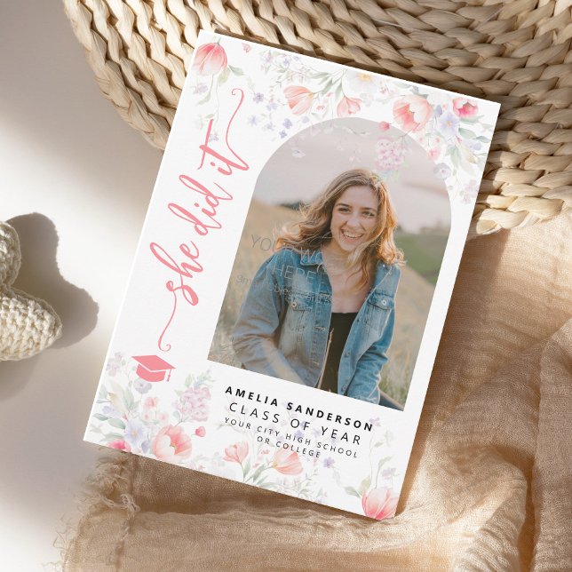 Anúncio Boho wildflower arch photo graduation  (Criador carregado)