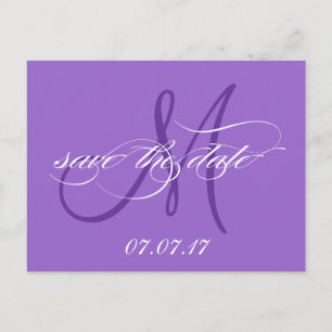 Anúncio Cartão postal de monograma de Save the Date roxo
