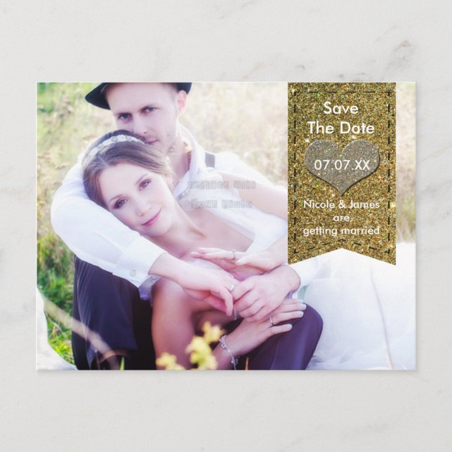 Anúncio Cartão postal de SAVE THE DATE com coração em GLIT (Frente)