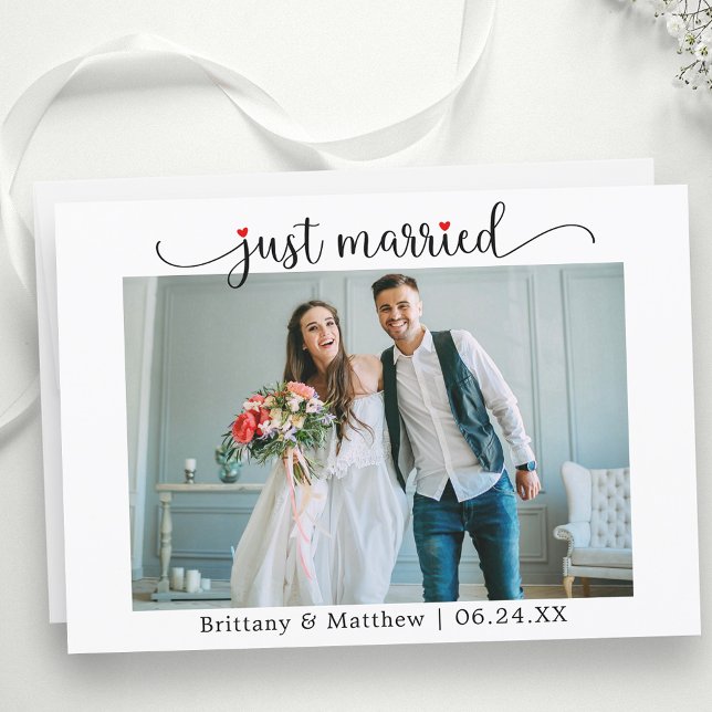 Anúncio Casamento com Fotografias do Recem casados Vermelh (Customize to change your personalized text size, text style or to add text to back of card.)